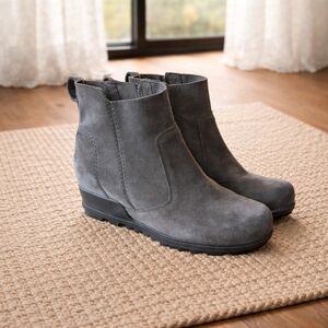 Sorel Suede Wedge Ankle Boots Size 9 | Like New Taupe